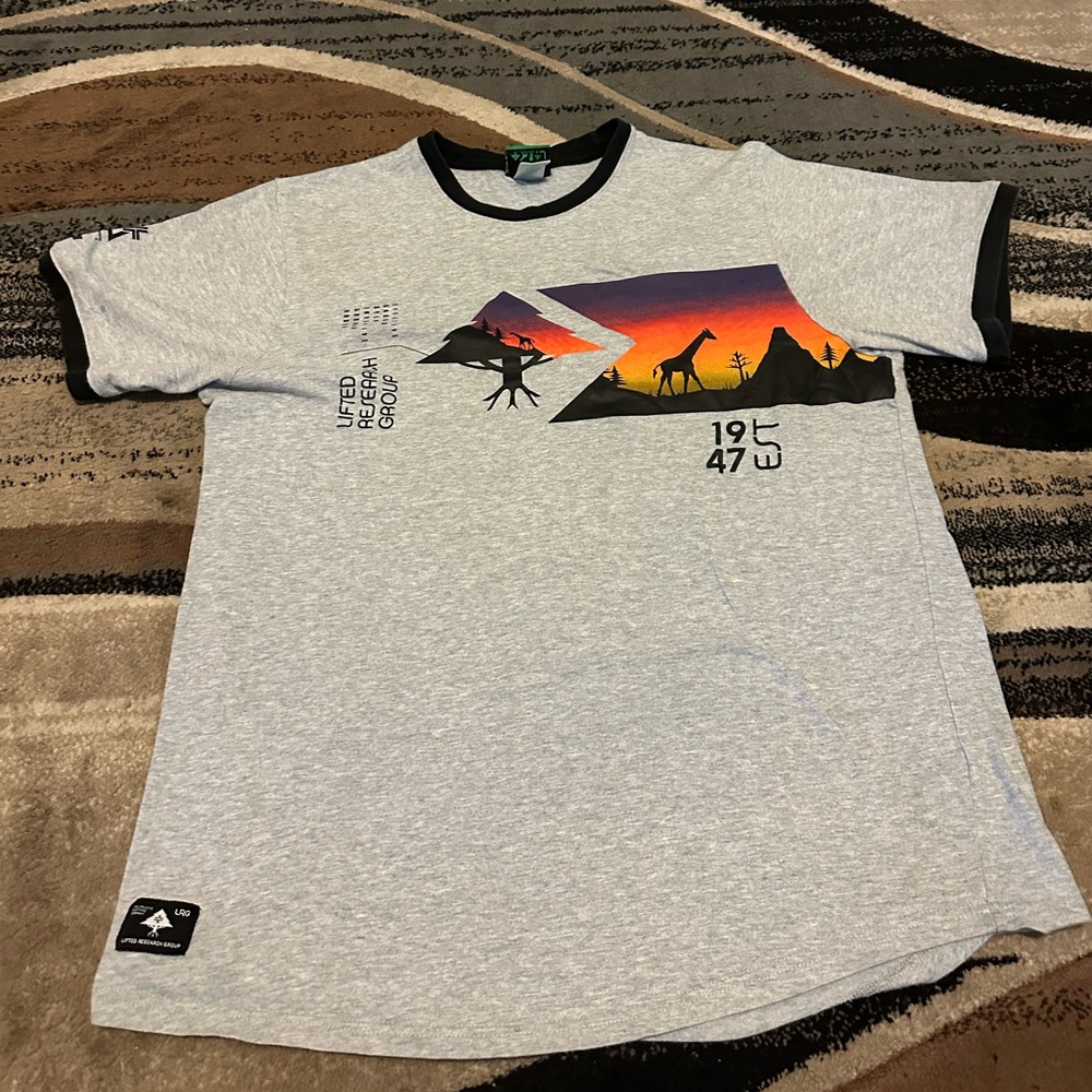 Men’s LRG tee